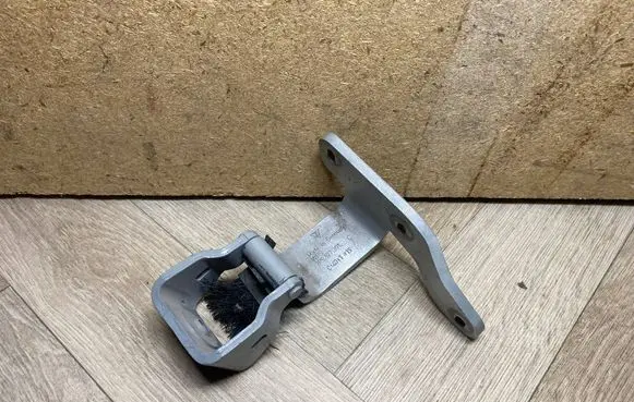 Porsche Cayenne (92A) Tailgate/trunk/boot hinge 7P5827301 7P5827301C