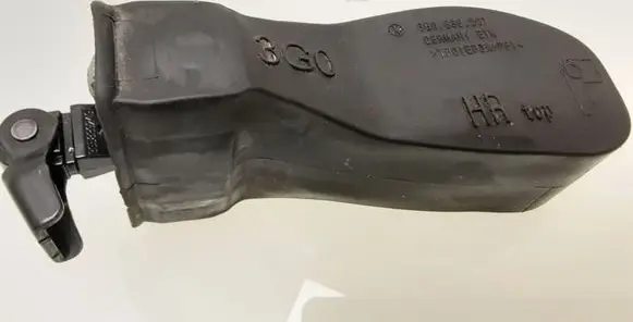 Volkswagen PASSAT B8 Rear door check strap stopper 3G0839267