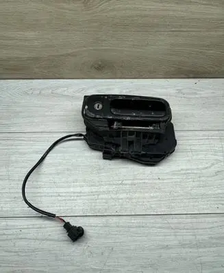 Volkswagen Transporter - Caravelle T5 Loading door lock 7H0827569