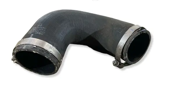 Audi Q7 4L Intercooler hose/pipe 4L0145972A