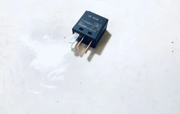 Mitsubishi Colt Other relay mb953382 043262a