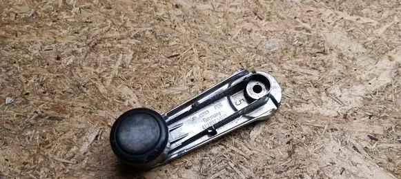 Audi 100 200 5000 C3 Front door window winding handle 443037591D