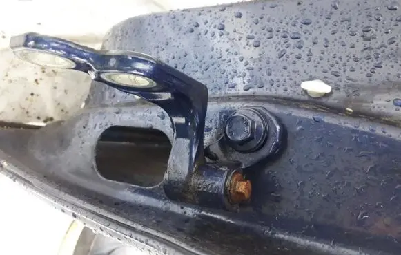 Ford C-MAX I Rear door lower hinge