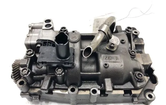 Audi A6 S6 C7 4G Oil pump 03L103537