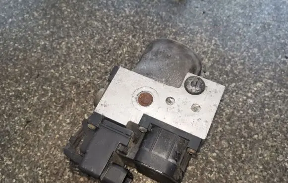 Audi A4 S4 B5 8D ABS Pump 0273004281