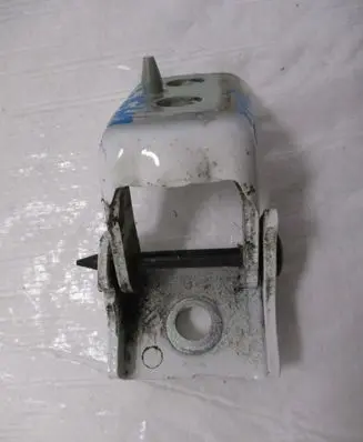 Peugeot 208 Rear door lower hinge