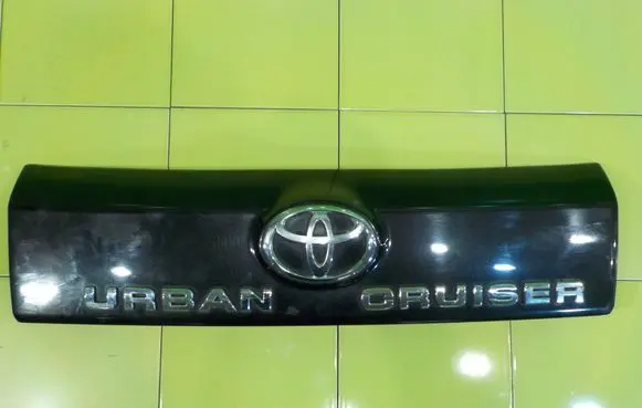 Toyota Urban Cruiser XP110 Rear light center trim bar blend 7680152140 UP201