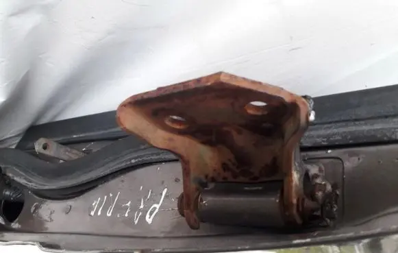 Nissan Prairie Front door upper hinge