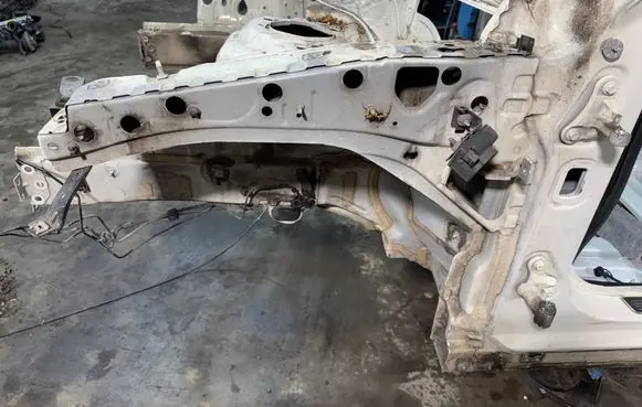 Mercedes-Benz A W176 Front quarter panel 