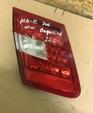 Mercedes-Benz E W212 Tailgate rear/tail lights A2128203164
