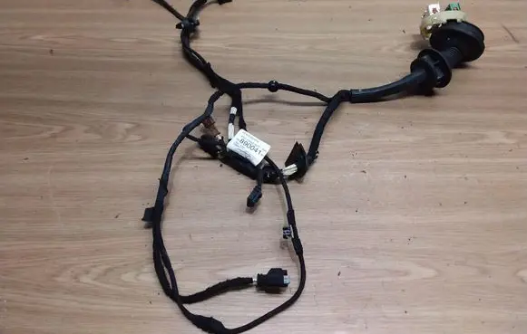 Citroen DS3 Front door wiring loom 96890041