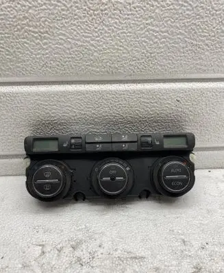 Volkswagen Golf V Climate control unit