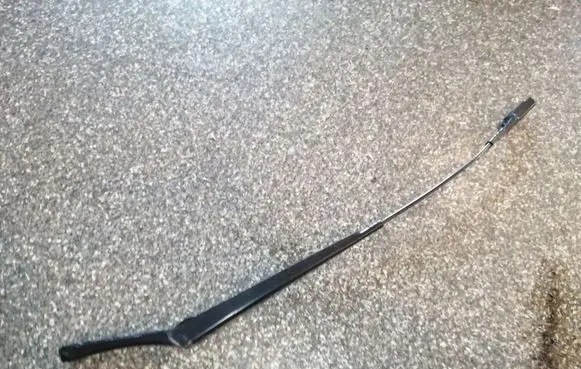 Volkswagen Touran I Front wiper blade arm 2K1955409B
