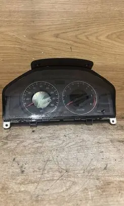 Volvo V70 Speedometer (instrument cluster) 36002201