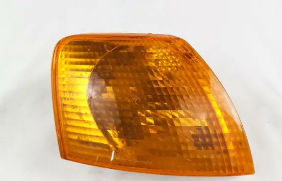 Volkswagen PASSAT B5 Front indicator light 3B0953050