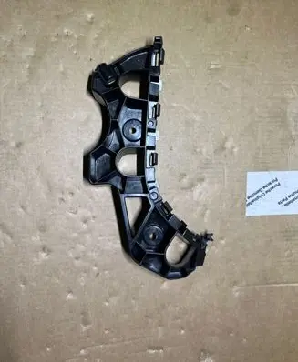 Volkswagen PASSAT CC Front bumper mounting bracket 3C8807184C
