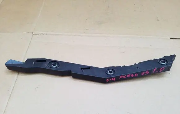 Citroen C4 I Picasso Front bumper mounting bracket 9656670980
