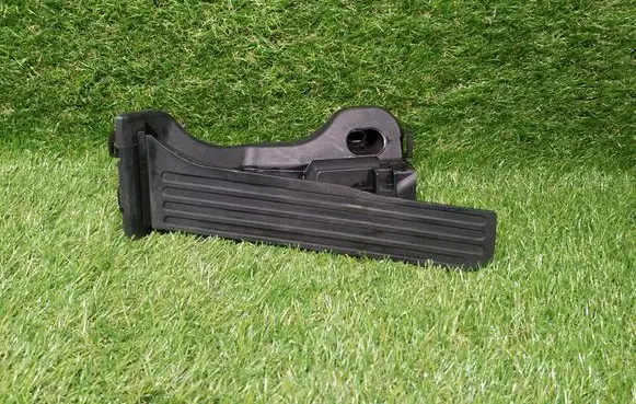 Volkswagen Jetta VI Accelerator throttle pedal 1K1723503AF
