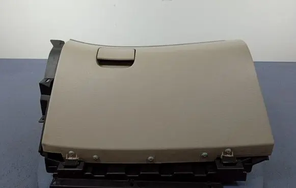 Subaru Legacy Glove box 
