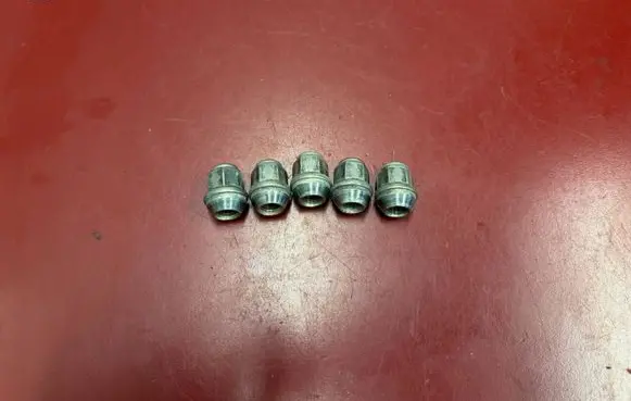 Chrysler Pacifica Nuts/bolts 