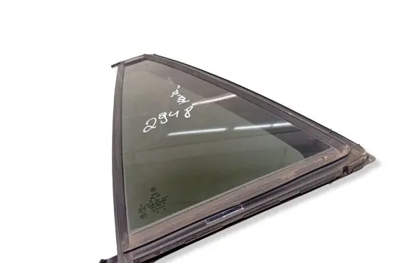 Mercedes-Benz R W251 Rear vent window glass A2517300355