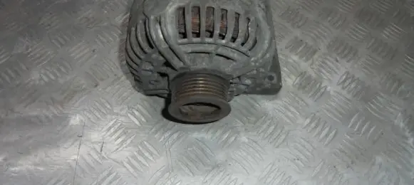 Volvo XC90 Generator/alternator 8637849