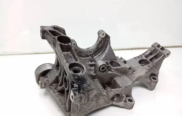Audi A6 S6 C6 4F Engine mounting bracket 03G903143D P650022
