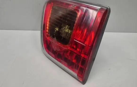 Toyota Avensis T270 Tailgate rear/tail lights 8159005120 9500205