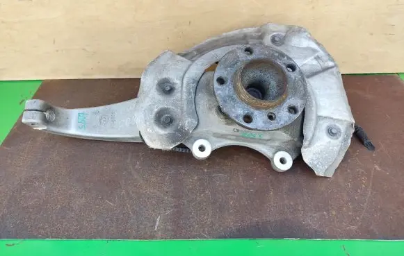 BMW 5 F10 F11 Front wheel hub spindle knuckle 6775770 31216775770 31214082760
