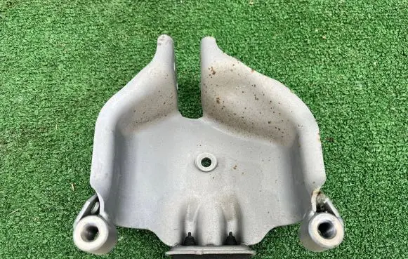 Audi A8 S8 D4 4H Engine mounting bracket 4G0399060E