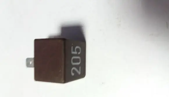 Volkswagen PASSAT B5 Other relay 431951253D