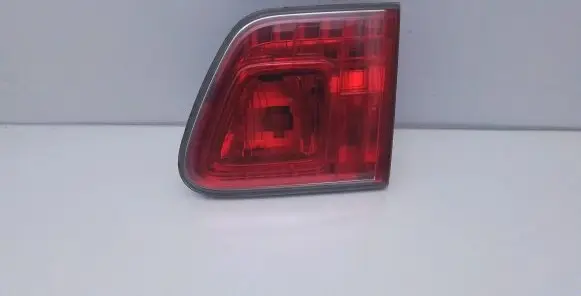 Toyota Avensis T270 Tailgate rear/tail lights 08052