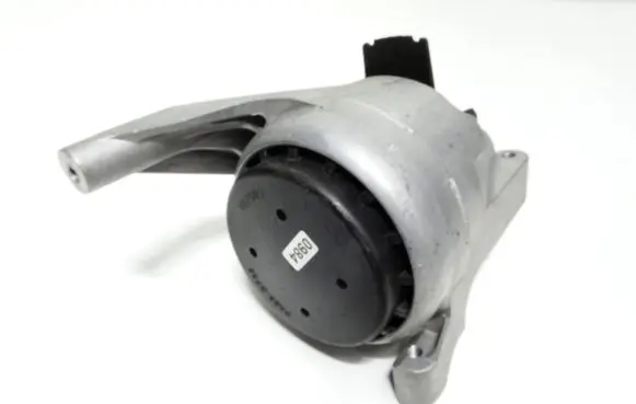 Porsche Panamera (971) Engine mount bracket 971199383 V075770101
