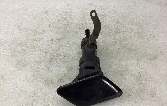 Honda Civic Headlight washer spray nozzle 22599