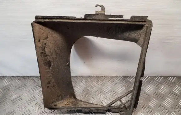 Volkswagen Touareg I Intercooler air channel guide 7L0117339