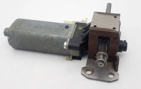 Volvo S40 Seat adjustment motor 0390203219 905416102