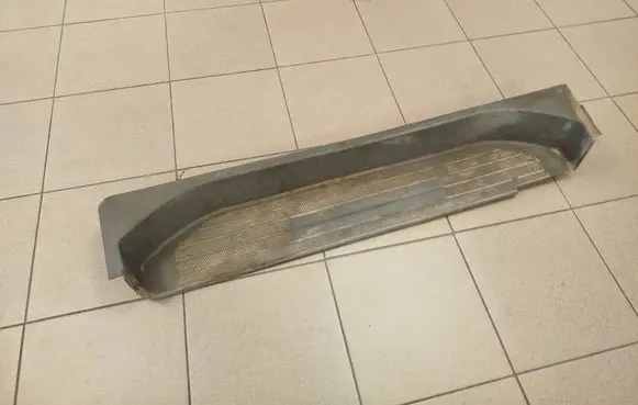 Mercedes-Benz Vito Viano W639 Rear sill trim cover P0099421