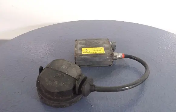 Volvo S80 Voltage converter/converter module 30859759