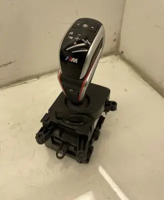 BMW X4M F98 Gear shifter/selector 9882346