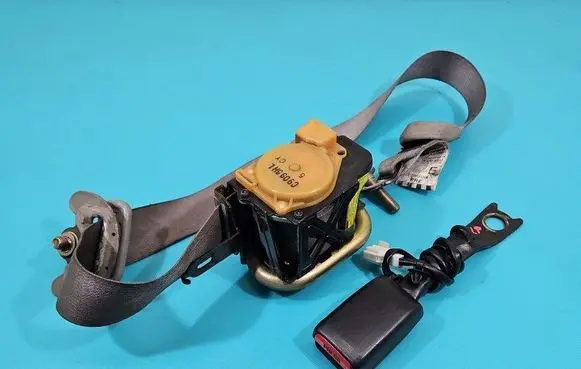 Mitsubishi Grandis Front seatbelt TK-AF2-N693 IMPRK1466300