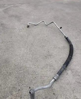 Jeep Grand Cherokee (WK) Air conditioning (A/C) pipe/hose