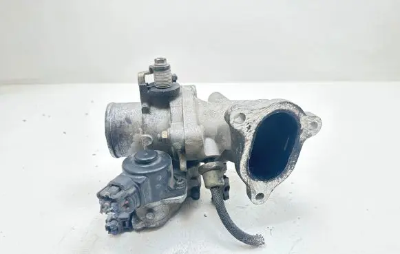 Toyota Corolla Verso E121 Throttle valve 8967221020