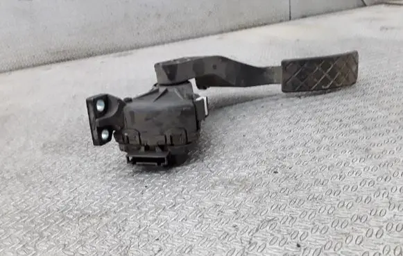 Volkswagen New Beetle Accelerator throttle pedal 1J1723503AE