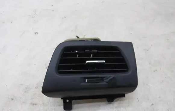 Honda CR-V Dash center air vent grill E827-5131-500
