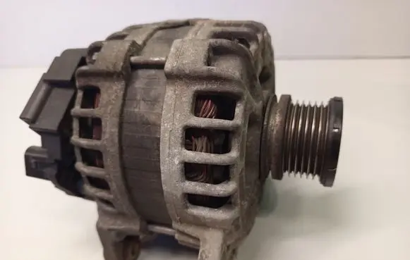 Volkswagen Golf VII Generator/alternator 03L903023K