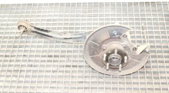 Ford Kuga I Rear wheel hub