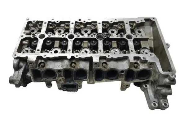 BMW 3 E90 E91 Engine head 10032901683 778110201 U1737413