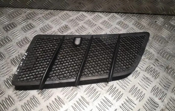 Mercedes-Benz ML W164 Front bumper upper radiator grill 1648804305 A1648804305