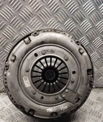 Opel Vivaro Clutch set kit 302052965r