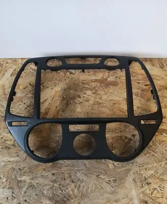 Radio/GPS head unit trim